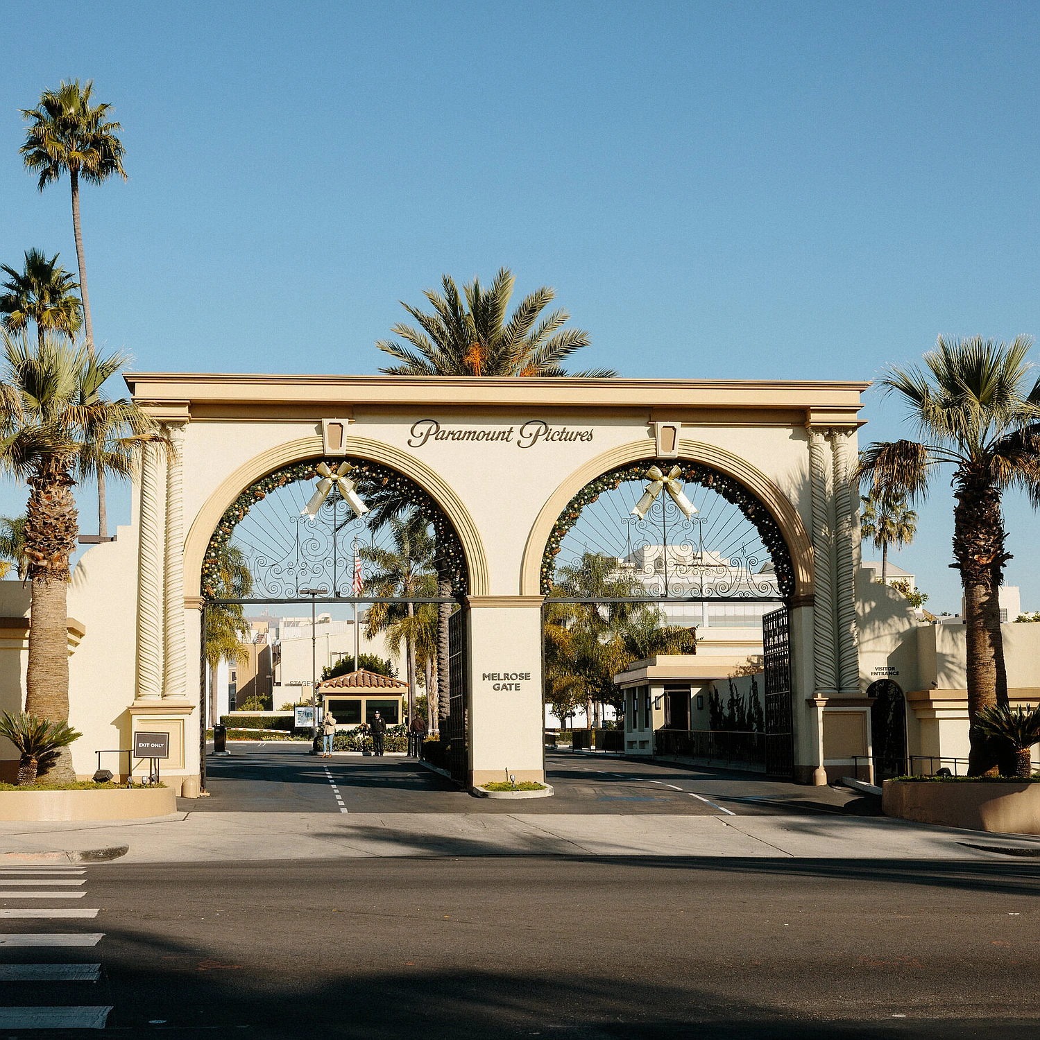Warner Bros. Discovery Reopens Talks With Paramount Skydance as Netflix Bid Looms