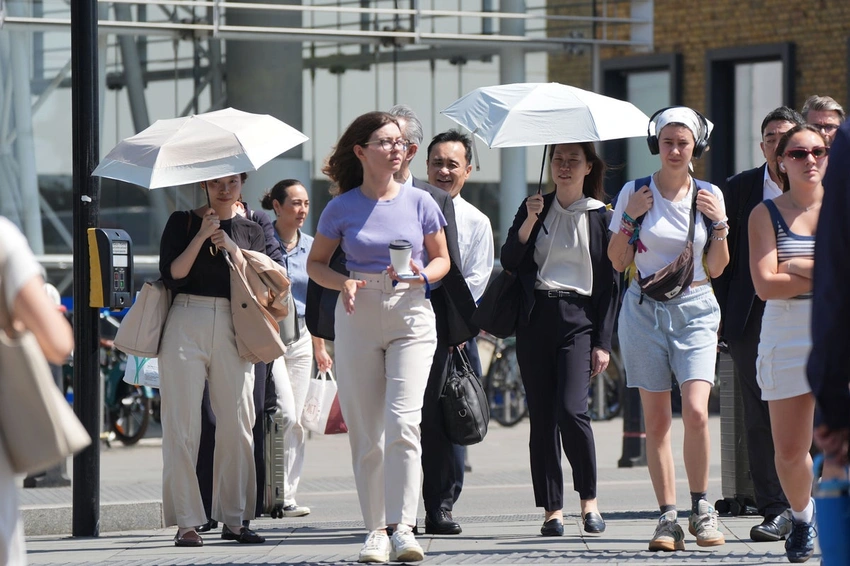 UK Heatwave Alert: Met Office Warns Scorching Temps Continue Next Week!