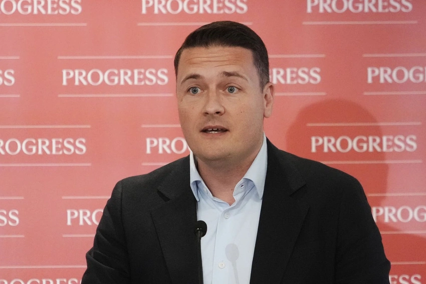 Wes Streeting: Ban Social Media for Under-16s Like Tobacco