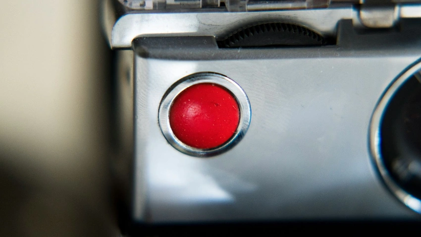 AI Kill Switch Dilemma: Can We Truly Stop Runaway Artificial Intelligence?