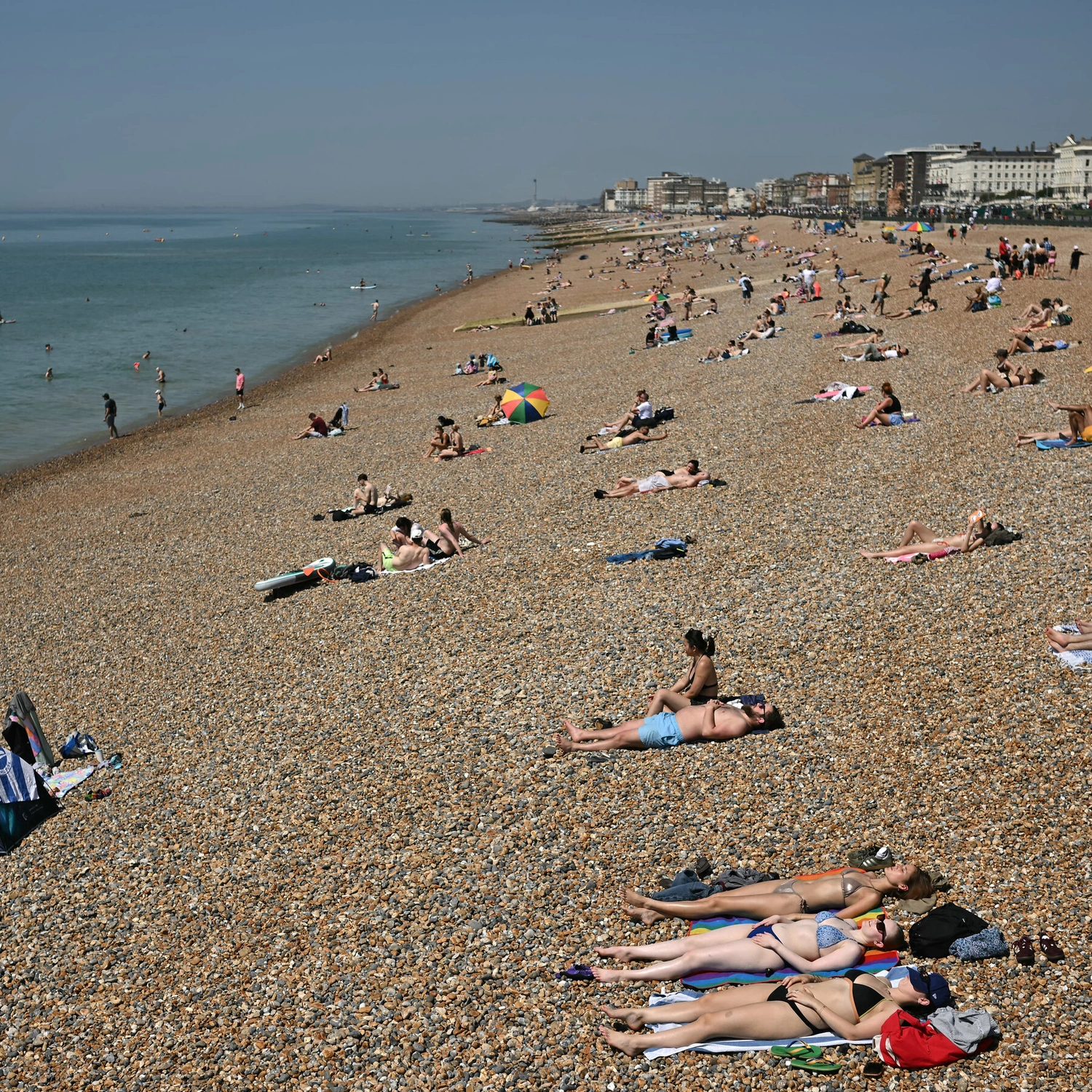 UK Sizzles as London Breaks May Heat Records at Kew Gardens!