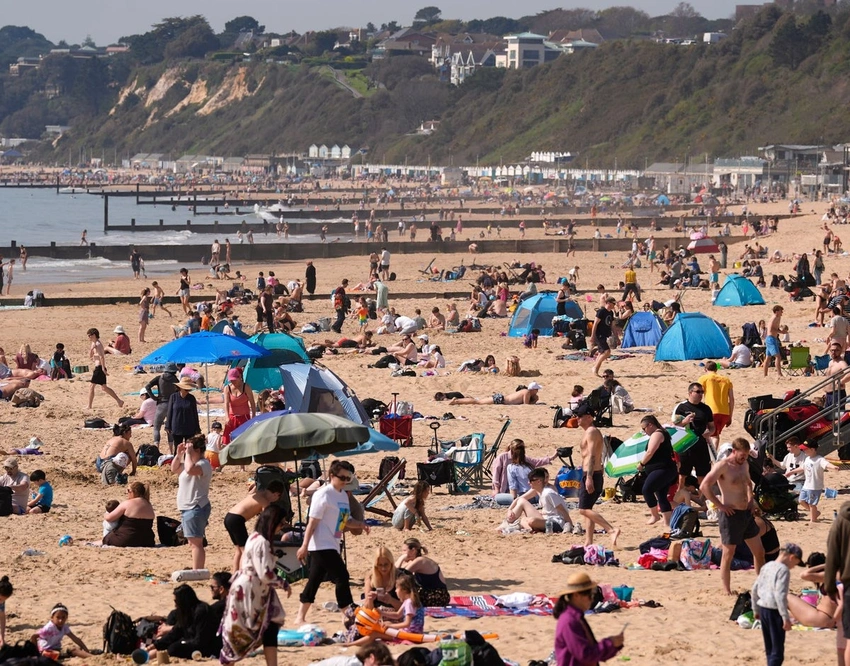 London swelters as UK records 26.5C on one of April’s hottest days