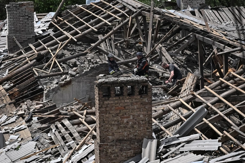 Ukraine Hits Russian Refineries as Nuclear Plant Tension Peaks