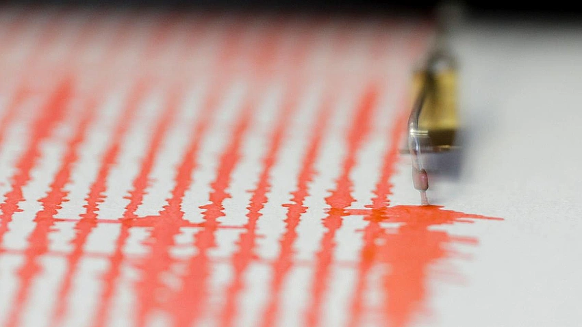 Tiny tsunami hits Japan after 6.9 quake off Iwate coast