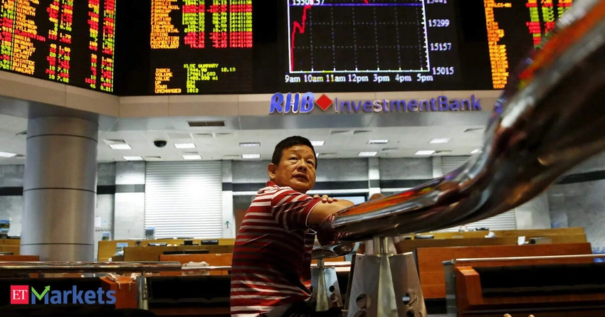 Markets Slump: Tech, Crypto, Silver Lead Multi-Asset Selloff