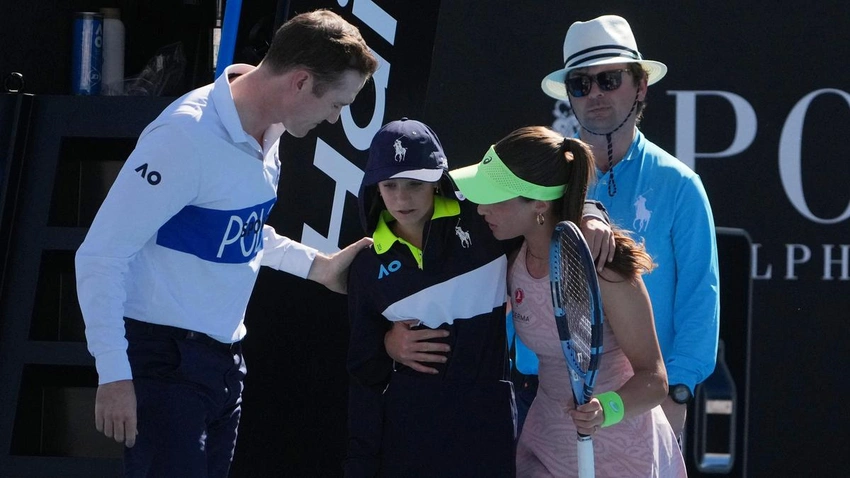 Ball girl collapse halts AO match as Sonmez secures dramatic win