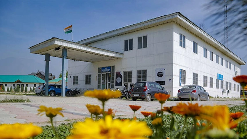 Kashmir Professor Sacked Over "Be My Date" Remarks to Students