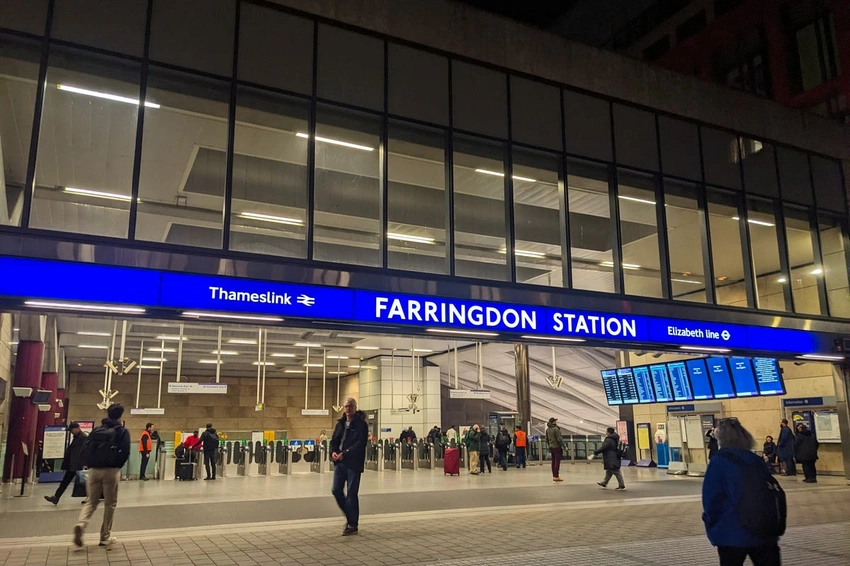 Gas leak shuts Farringdon station as London Underground passengers fall ill
