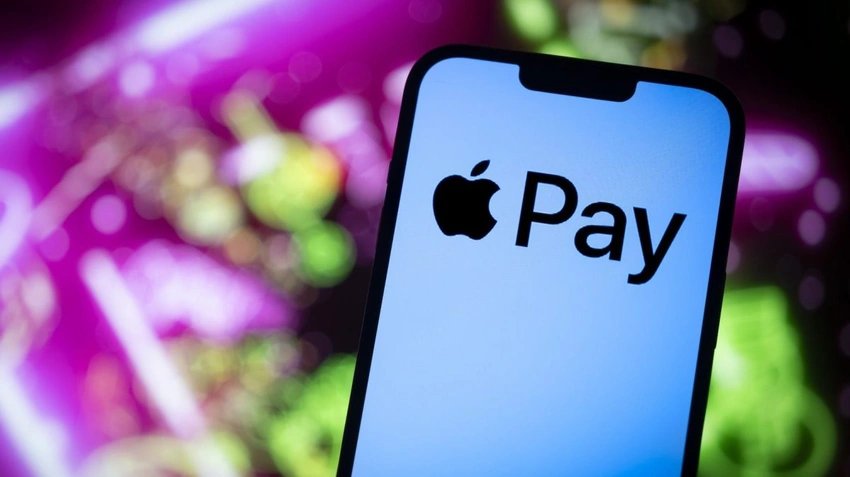 Apple Pay Lands in India! 🍎💳 Axis Bank First Partner, Big Banks Hold Off