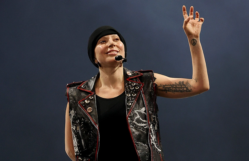 Lady Gaga Pauses Tokyo Show to Condemn ICE Attacks