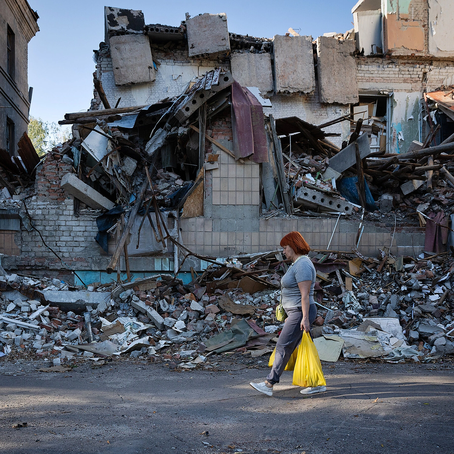 Ukraine Unveils 20-Point Peace Plan, Zelensky Signals Demilitarized Zone