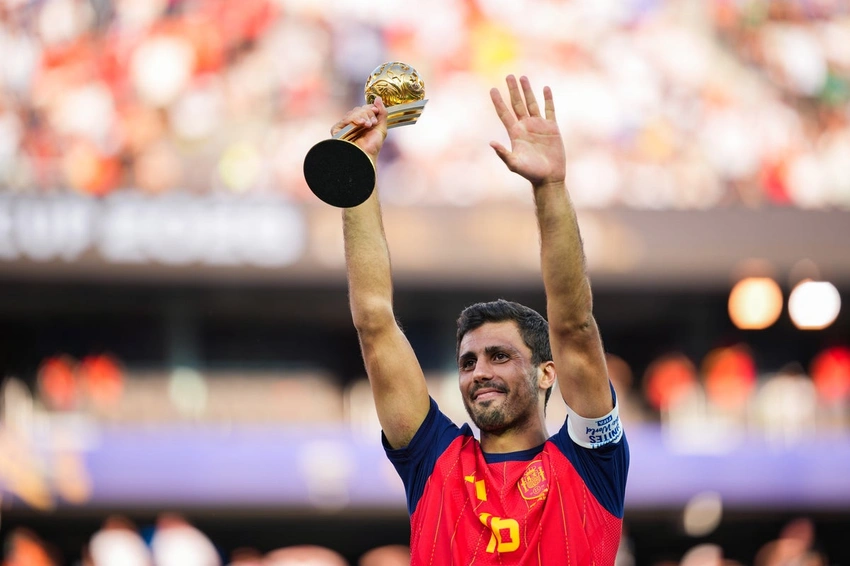 Rodri Undergoes Back Surgery Amidst Real Madrid Transfer Rumors!