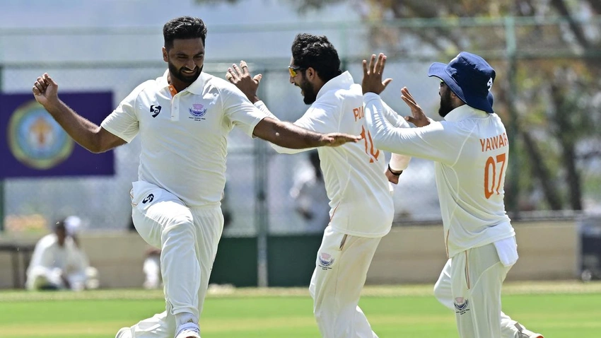 Auqib Nabi’s Ranji season: Karthik hails pace ace and inspires youth