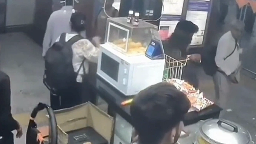 Delhi blast: CCTV captures puzzled commuters at Lal Quila station