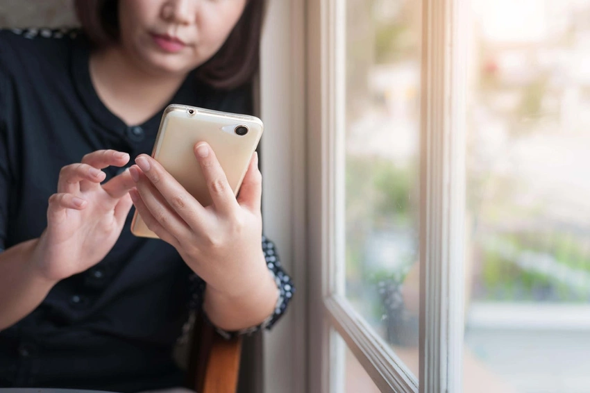 AI Investment Warning: UK Watchdog Cautions on Chatbot Advice Risks