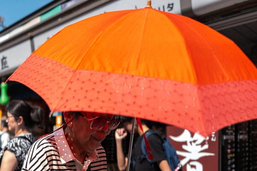 Japan Sizzles: First 'Cruelly Hot Day' Hits 40°C as Warnings Issued