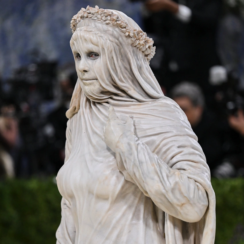 Heidi Klum Becomes a Living Met Gala Sculpture in 2026
