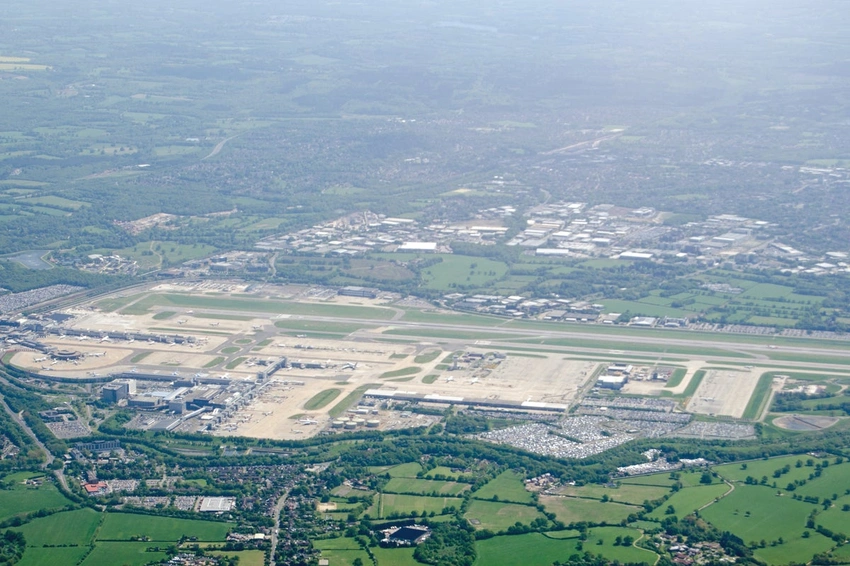 Gatwick Chaos: 300+ Flights Delayed After Runway Scare!