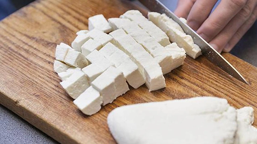 Maharashtra Cracks Down on Fake Paneer: 1-Year Ban & Harsh Penalties!
