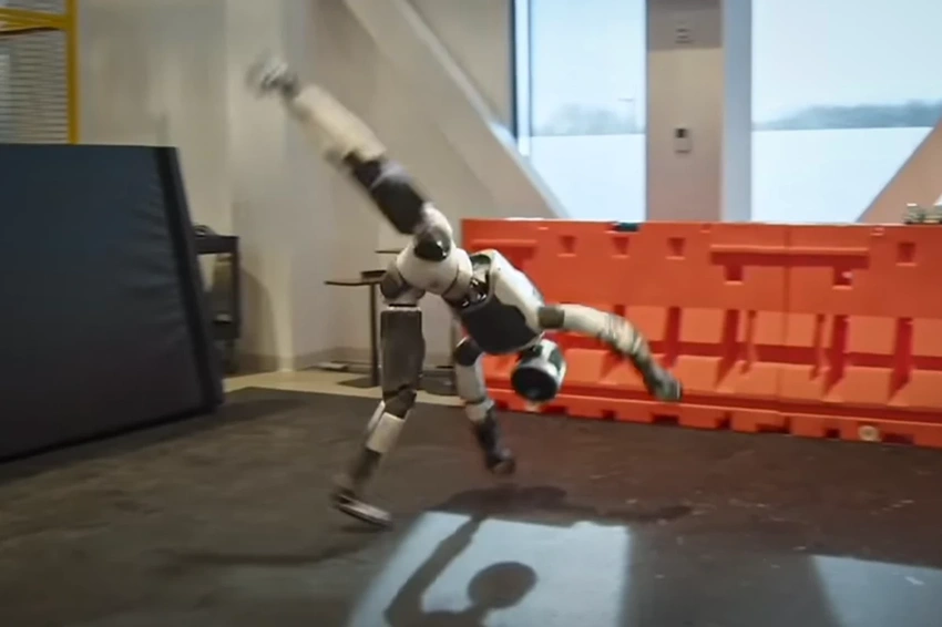 Atlas Robot Flies Like a Gymnast