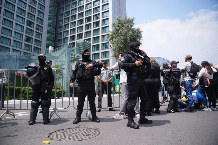 100 Riot Police Guard England Team Hotel in Mexico Amid Hostile Reception