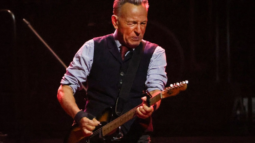 Bruce Springsteen Honored for Social Justice at Tribeca Festival!