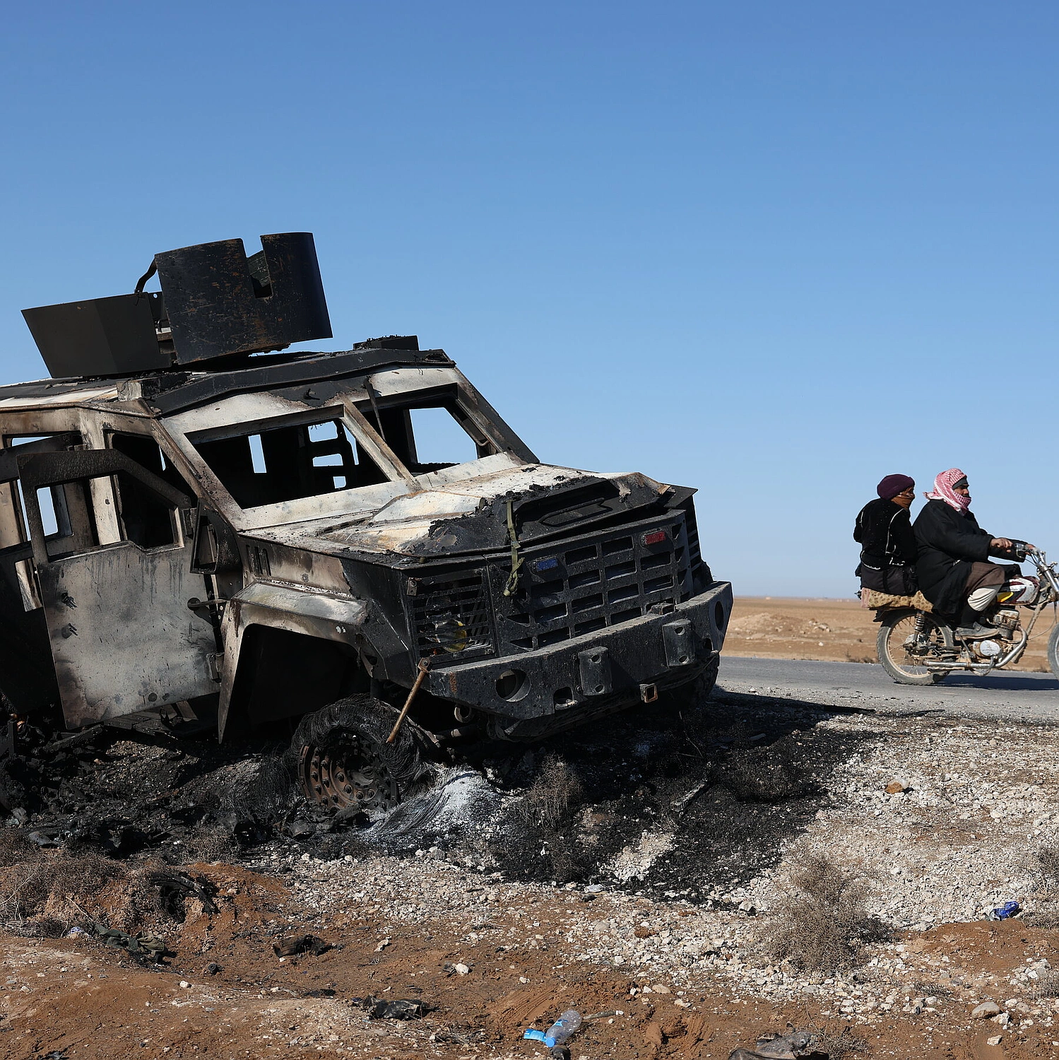 US Moves ISIS Detainees from Syria to Iraq as Al-Hawl Falls to Syria's Army