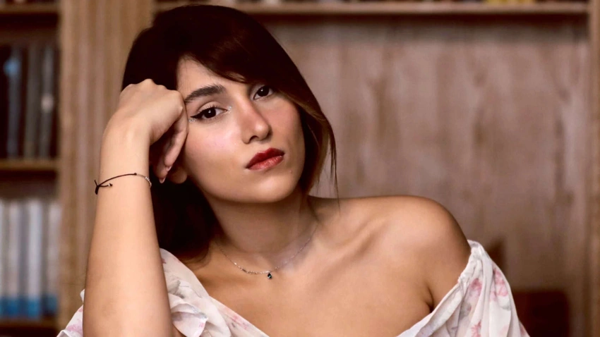 Iranian Singer Parastoo Ahmadi Sentenced to 74 Lashes for No-Hijab Performance!