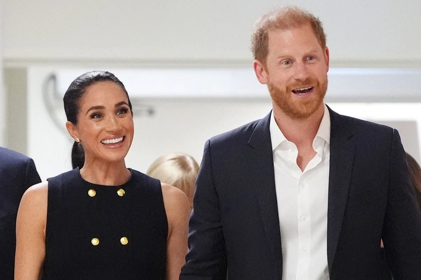 Meghan Markle Debuts 'Mama' Shirt During Melbourne Aboriginal Walk