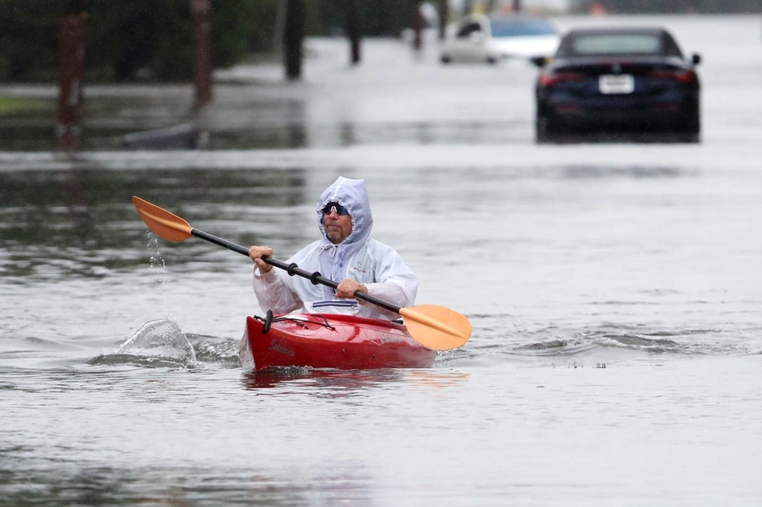 Nor'easter Unleashes Fury on US East Coast: Power Outages & Travel Chaos!