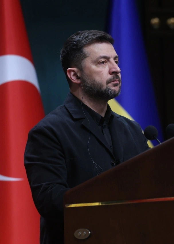 Zelensky signals progress in US peace talks amid ongoing strikes