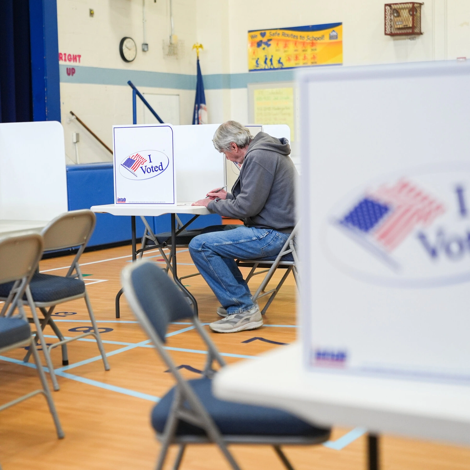 Virginia voters approve redistricting, boosting Democrats' House chances
