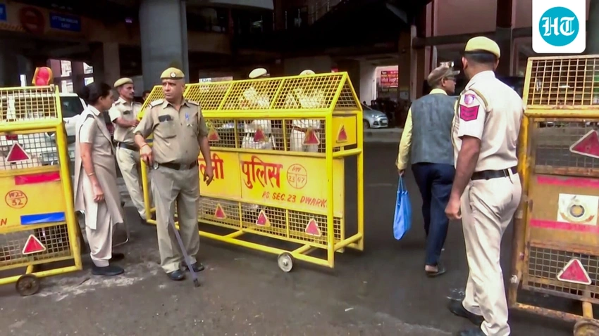 Delhi Cop Fires at Delivery Agent, Killing One and Wounding Another