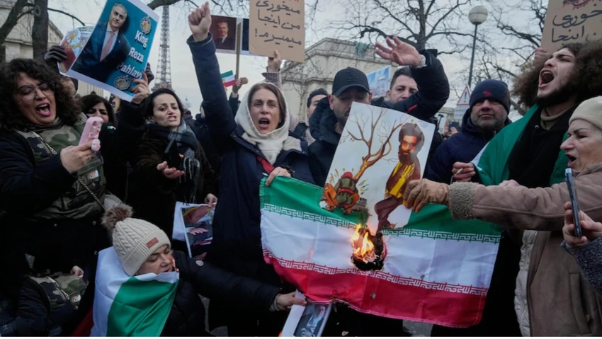 The Danger of "Recusing" the Iranian Revolution 
