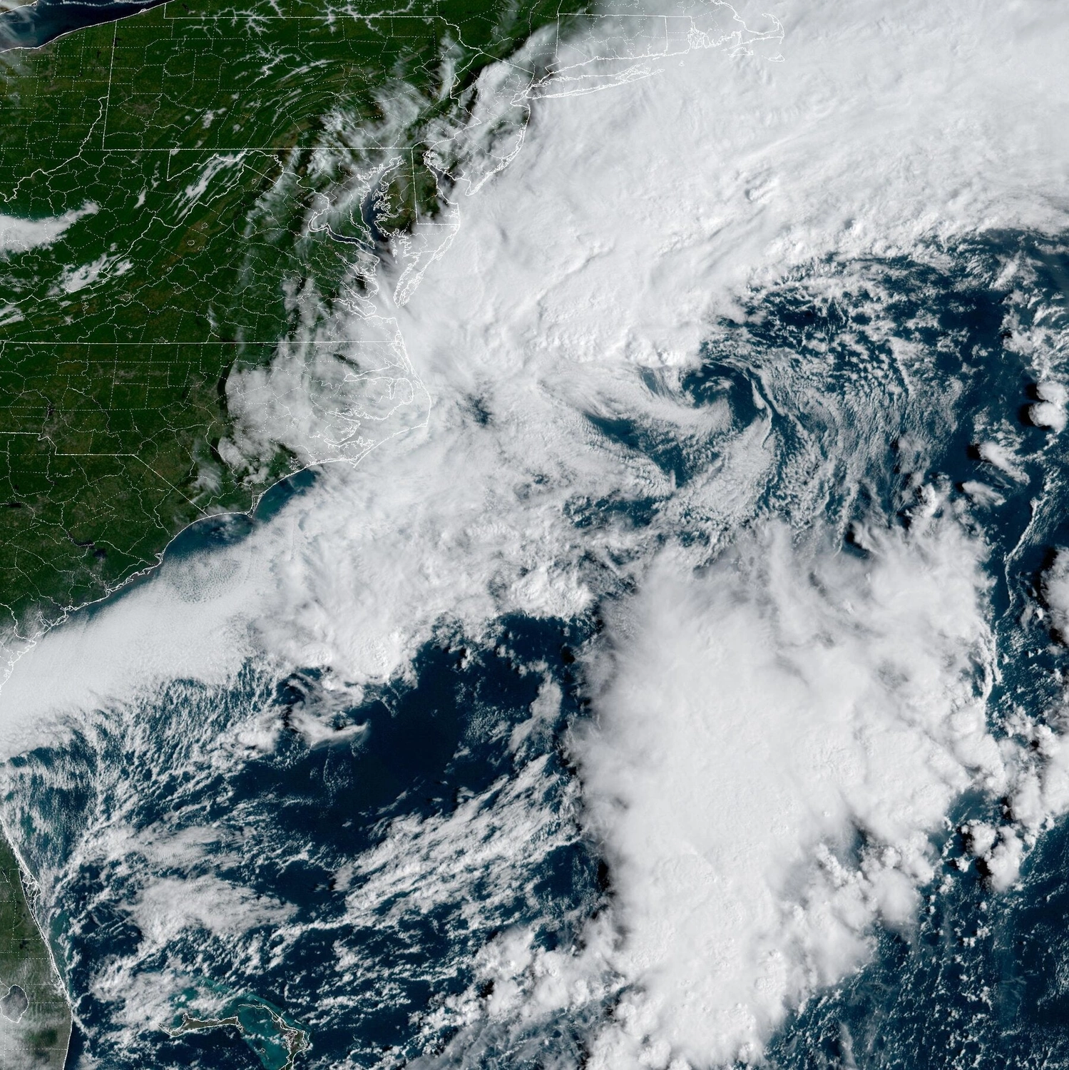 Nor'easter Unleashes Chaos on East Coast: Floods, Outages Hit!