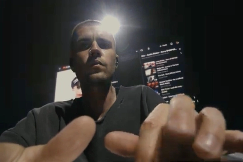 Justin Bieber's Coachella Headline Set Divides Fans with Laptop on Stage