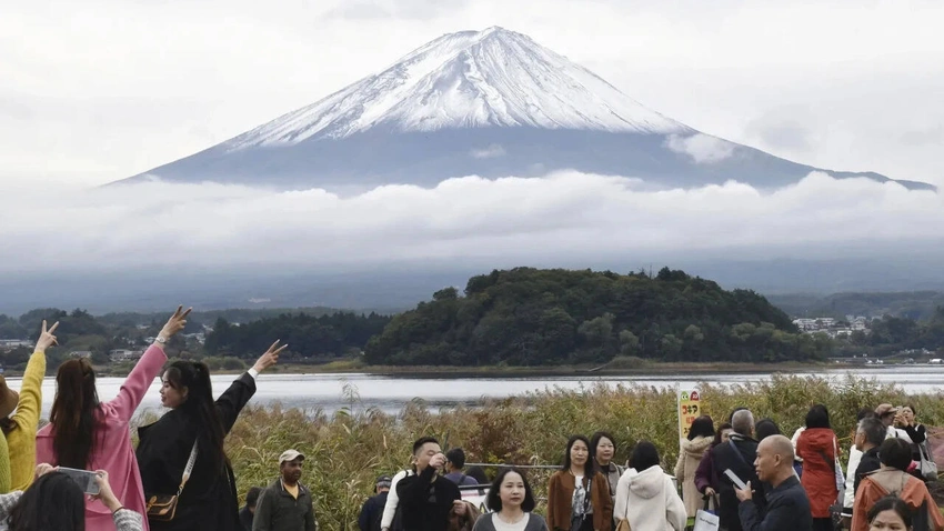 Japan's Residency Fee Soars 20x Amid Record Foreign Population