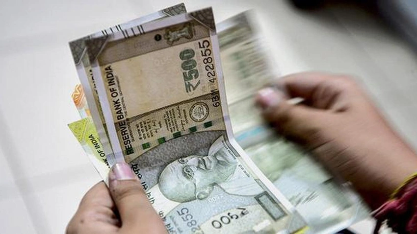 Rupee Recovers Ground: 55-Paise Rise to 91.54 on Oil-Crisis Rally