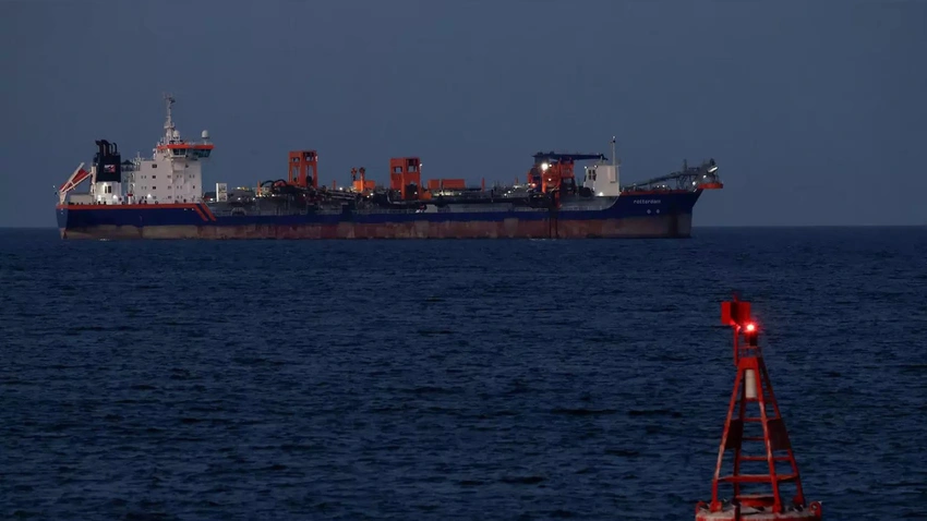 Indian Tankers Cross Strait of Hormuz as Govt Says LPG Stocks Safe