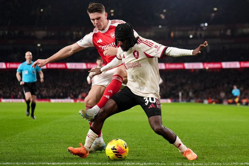 Premier League Clubs Facing Financial Storm? Deloitte Report Reveals Staggering £948M Losses!