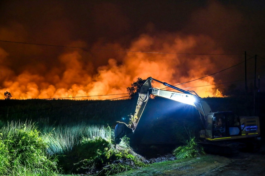 Toxic Haze Spreads: Indonesia's 'Super El Nino' Fuels Devastating Wildfires