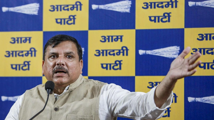 AAP protest erupts as Rajinder Gupta joins BJP in Ludhiana