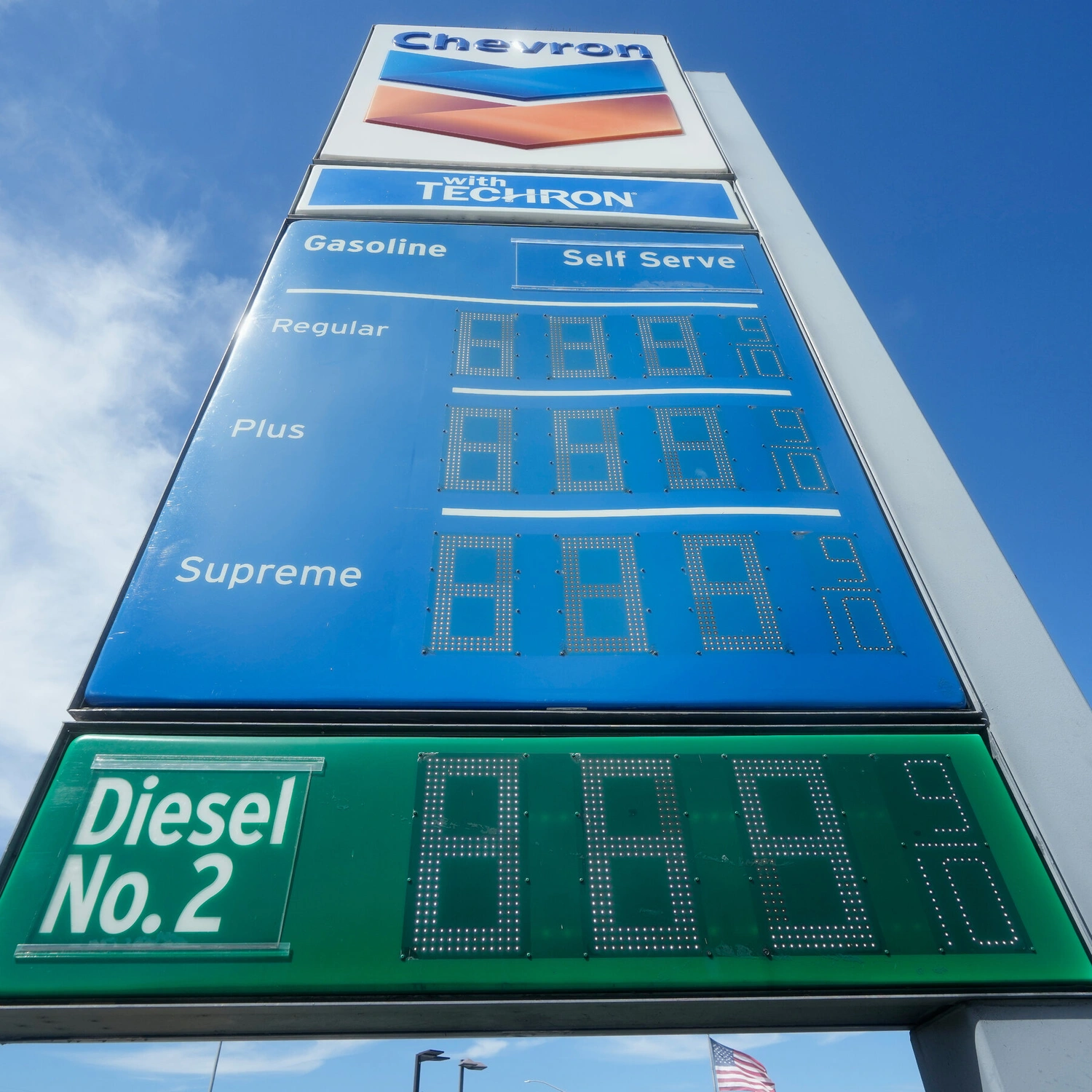 Trump Blames Ukraine for Diesel Spike, Experts Point to Iran