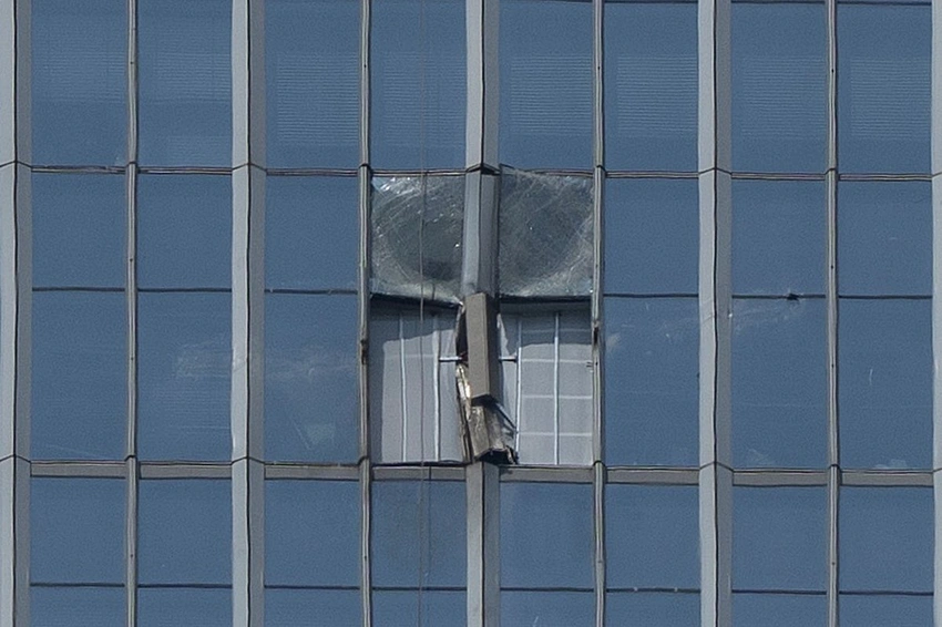 Beijing Skyscraper Crash: Pilot's Diary Reveals Struggle