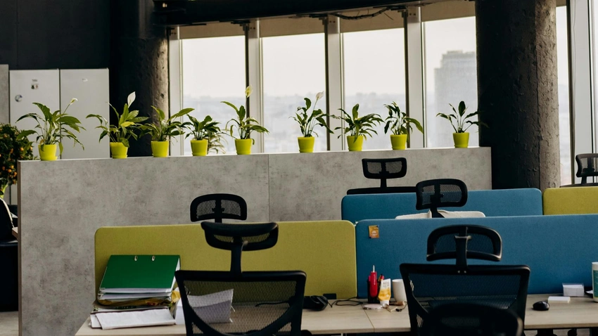 Is Your Office Air Aging You? Why the 9-to-5 Is a Literal Glow-Down
