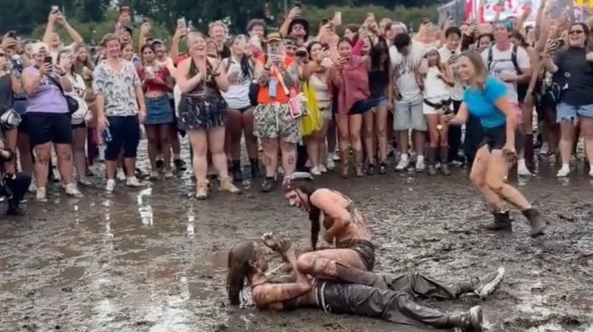 Lolla 2026: When Mud & Mirth Rewrote the Festival Script