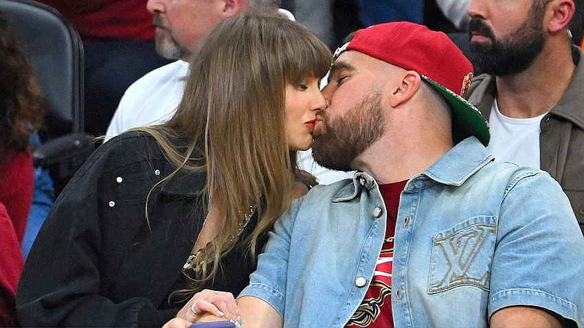 Kelce Turns to Swift’s Parents for Support Amid Wedding Delays