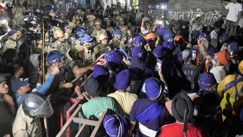 Nihangs Camp at Paonta Sahib, Demand Release of Arrested Members