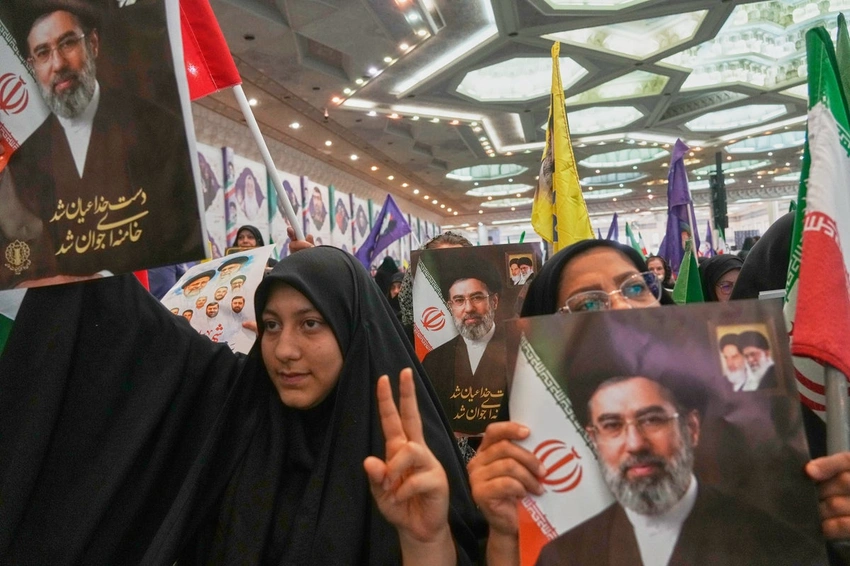 Iran Cools Hopes of Immediate Deal With US as Negotiations Continue