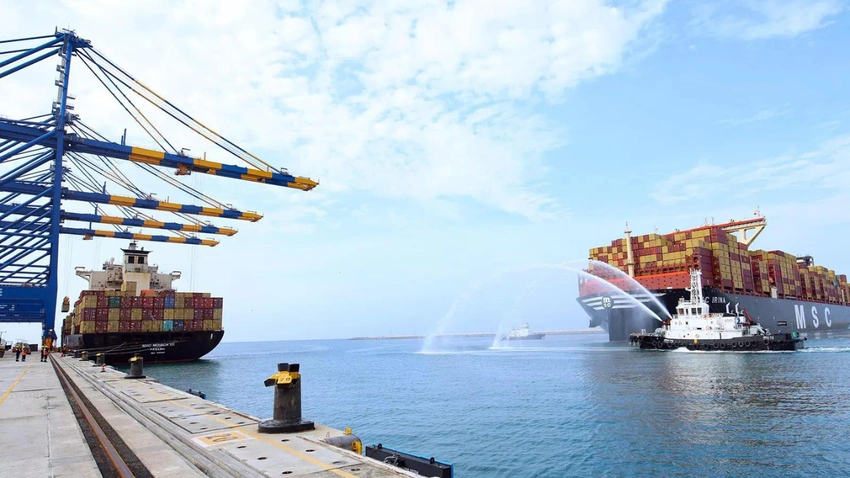 Oil Nears 119 as Hormuz Disruption Roils Global Markets